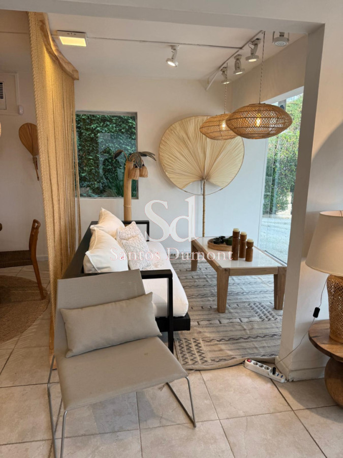 Local Comercial ID.25789 - Local en Venta y en Alquiler, Península Punta del Este