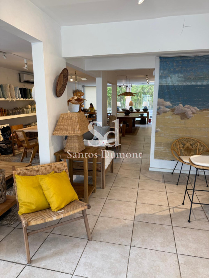 Local Comercial ID.25789 - Local en Venta y en Alquiler, Península Punta del Este