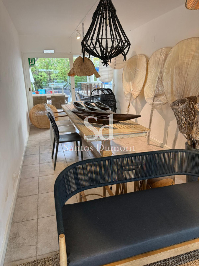 Local Comercial ID.25789 - Local en Venta y en Alquiler, Península Punta del Este