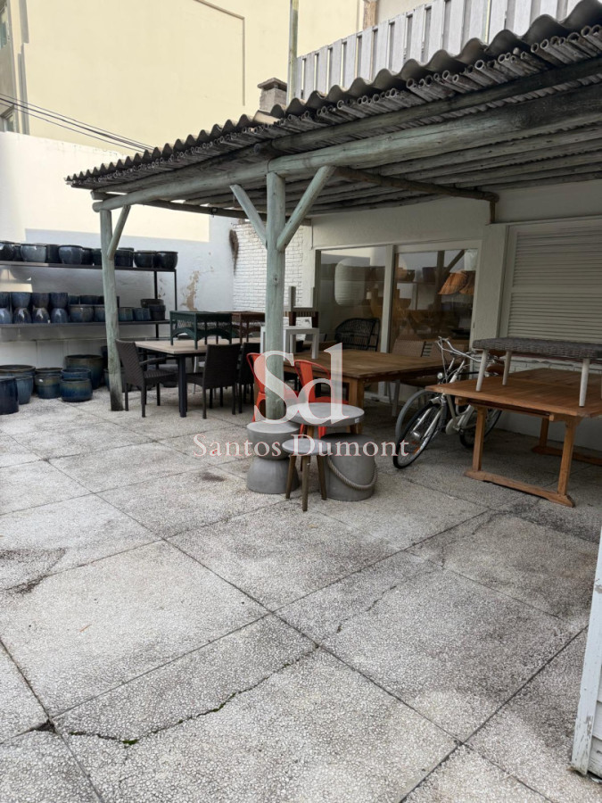Local Comercial ID.25789 - Local en Venta y en Alquiler, Península Punta del Este