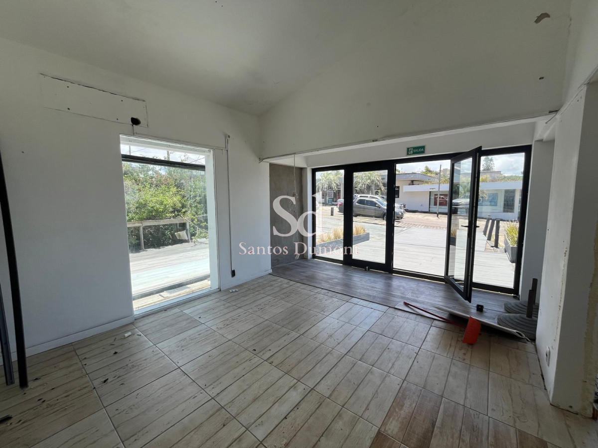 Local Comercial ID.24408 - VENTA - VISTA ESPECTACULAR