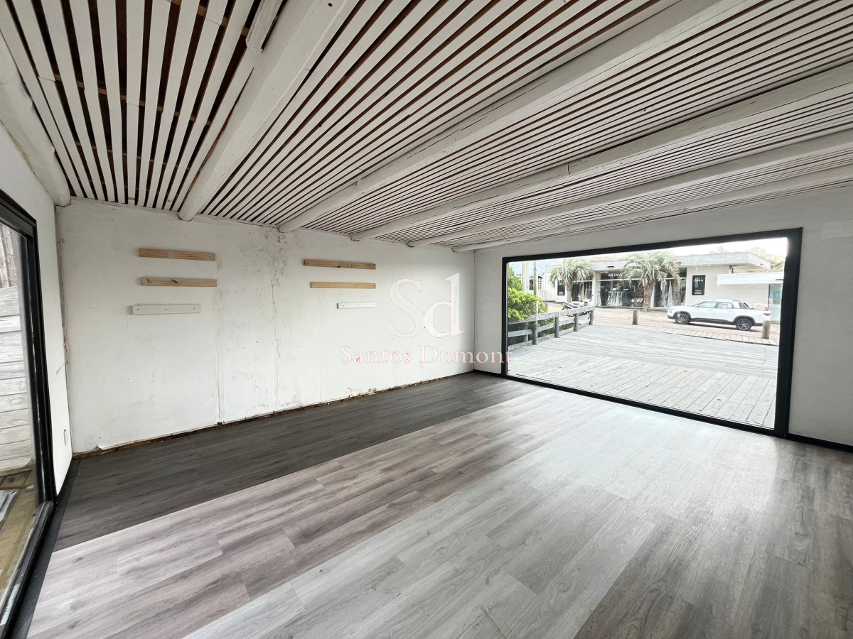 Local Comercial ID.24408 - VENTA - VISTA ESPECTACULAR