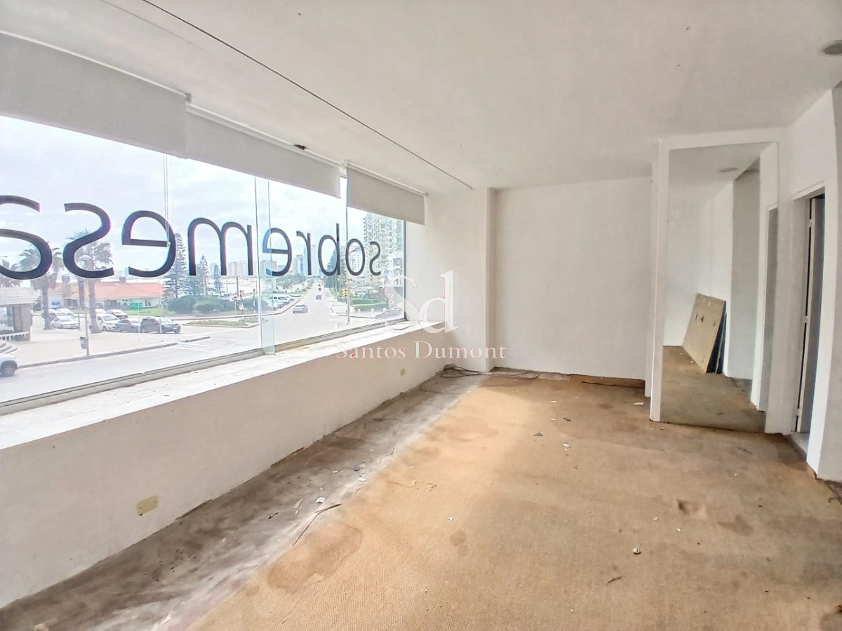 Local Comercial ID.10832 - Local en Punta del Este, Península