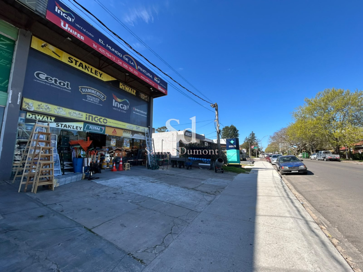 Local Comercial ID.25867 - LOCAL EN VENTA - Con Renta, sobre Av. Chiossi, Maldonado, Punta del Este