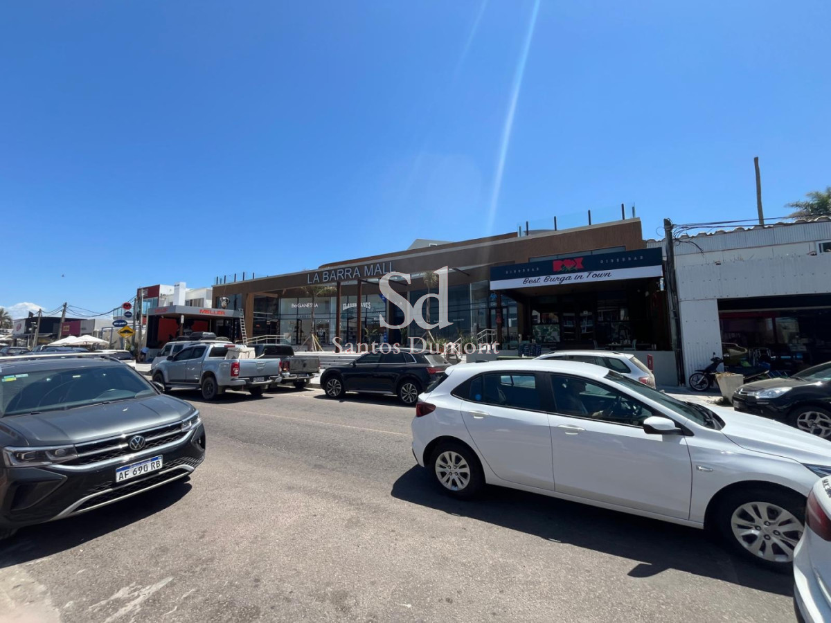 Local Comercial ID.13159 - Espectacular galería sobre ruta 10 - La Barra