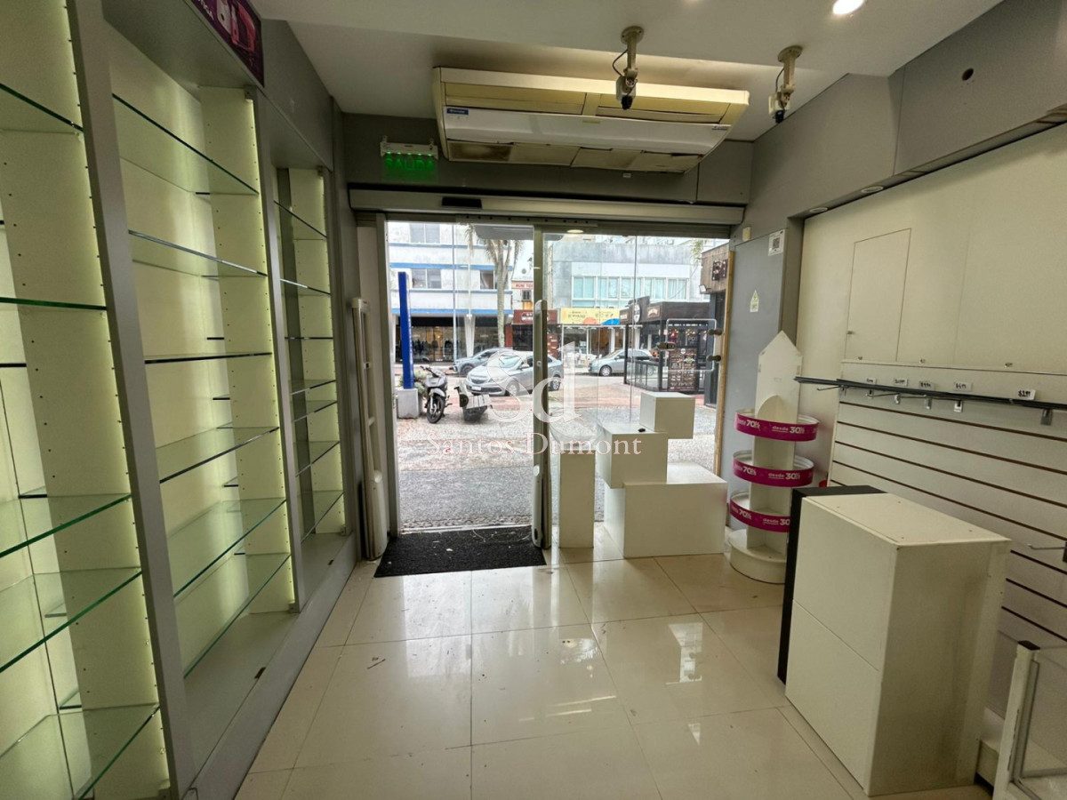 Local Comercial ID.25776 - Local en venta sobre Av. Gorlero