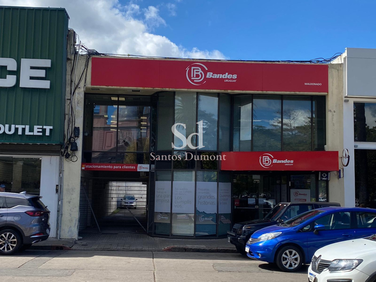 Local Comercial ID.24536 - EXCELENTE UBICACION