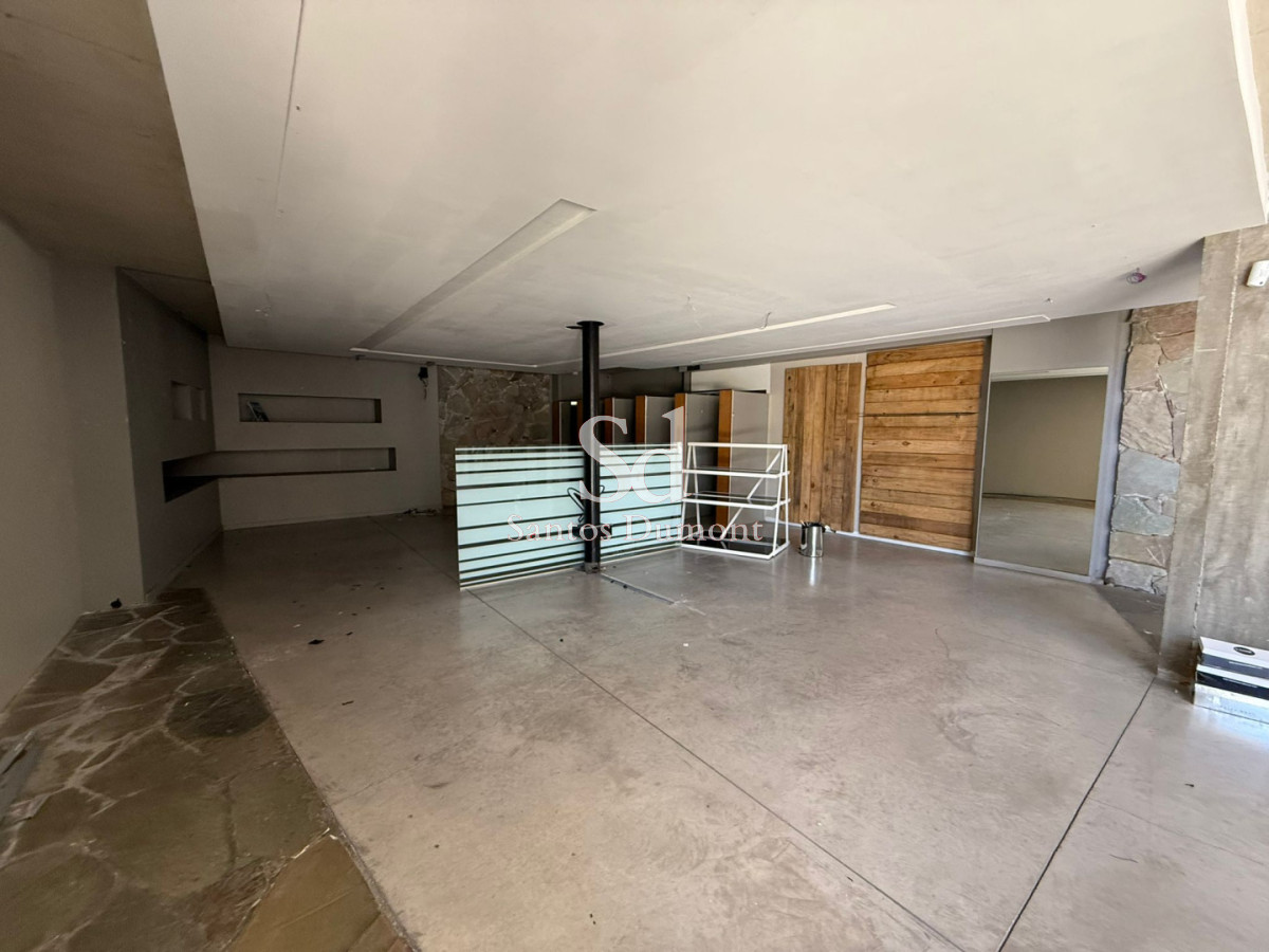 Local Comercial ID.25624 - Alquiler de Local en calle 20, Punta del Este