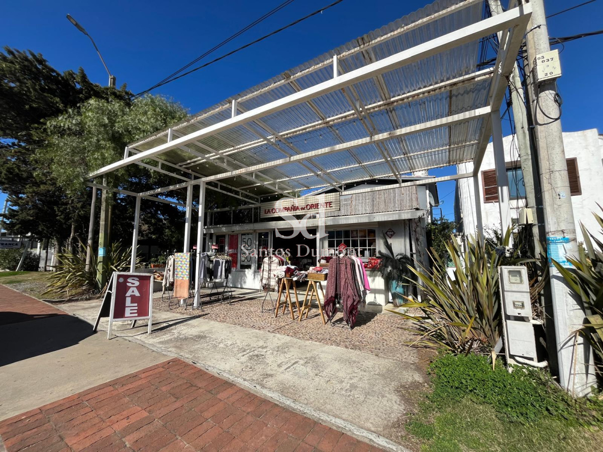 Local Comercial ID.13186 - Local comercial con apartamento, apto para todo rubro