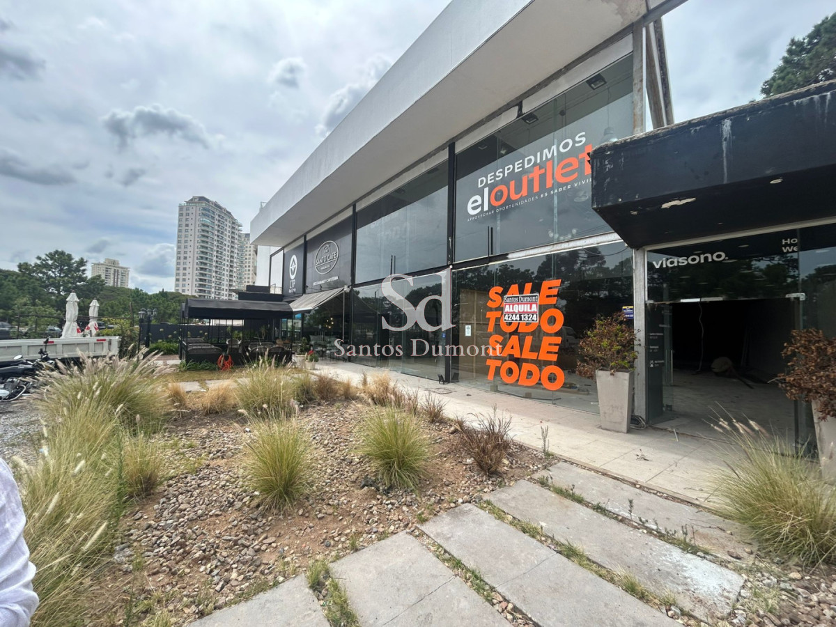 Local Comercial ID.25625 - Local en Av Italia, Punta del Este