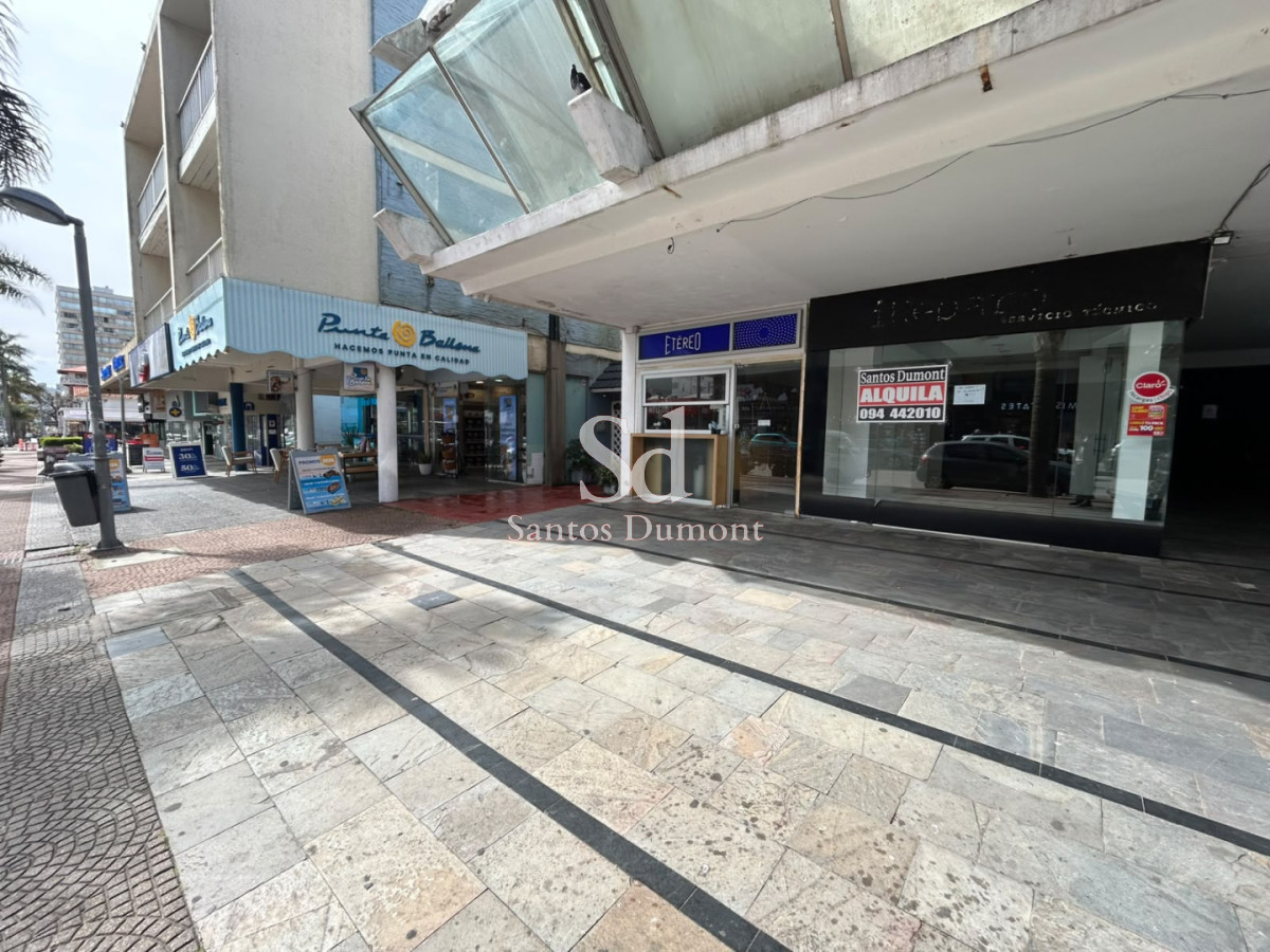 Local Comercial ID.10966 - EN ALQUILER - Local comercial sobre Av. Gorlero, Punta del Este