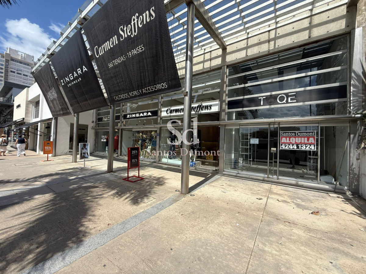 Local Comercial ID.25624 - Alquiler de Local en calle 20, Punta del Este