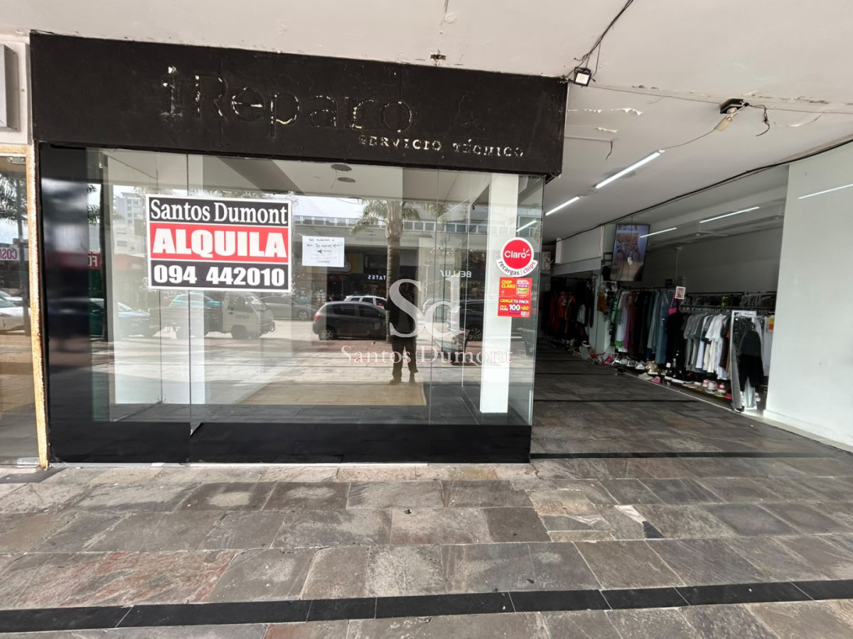 Local Comercial ID.10966 - EN ALQUILER - Local comercial sobre Av. Gorlero, Punta del Este