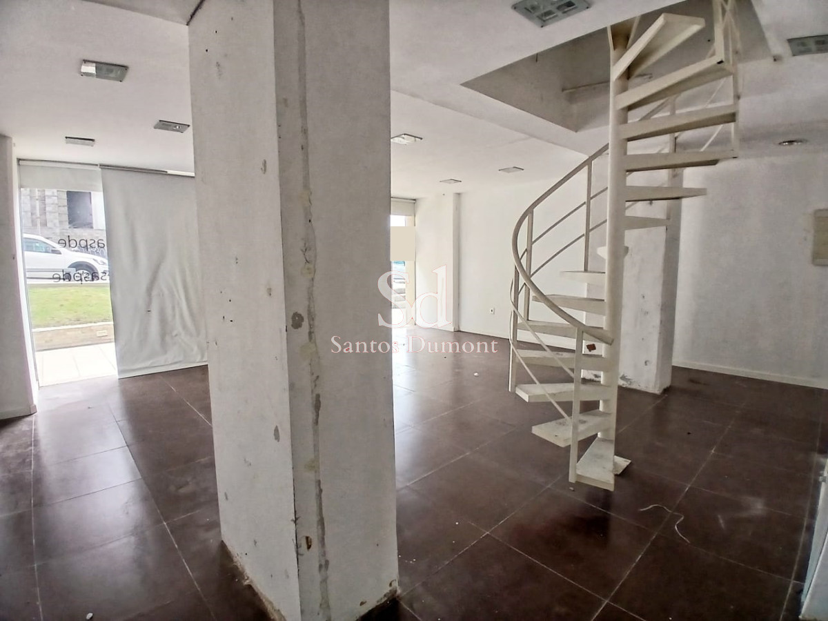 Local Comercial ID.10832 - Local en Punta del Este, Península
