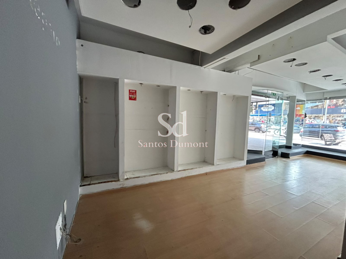 Local Comercial ID.10966 - EN ALQUILER - Local comercial sobre Av. Gorlero, Punta del Este
