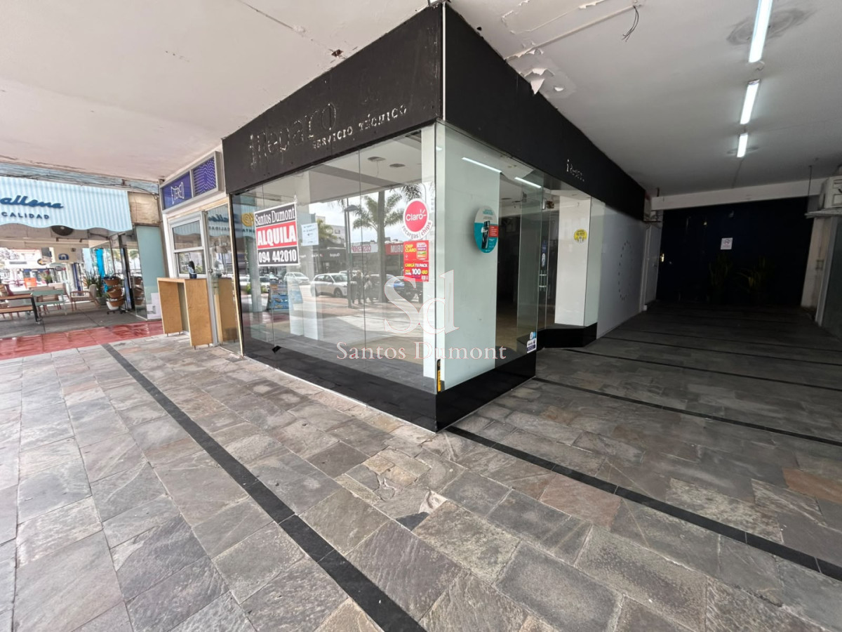 Local Comercial ID.10966 - EN ALQUILER - Local comercial sobre Av. Gorlero, Punta del Este