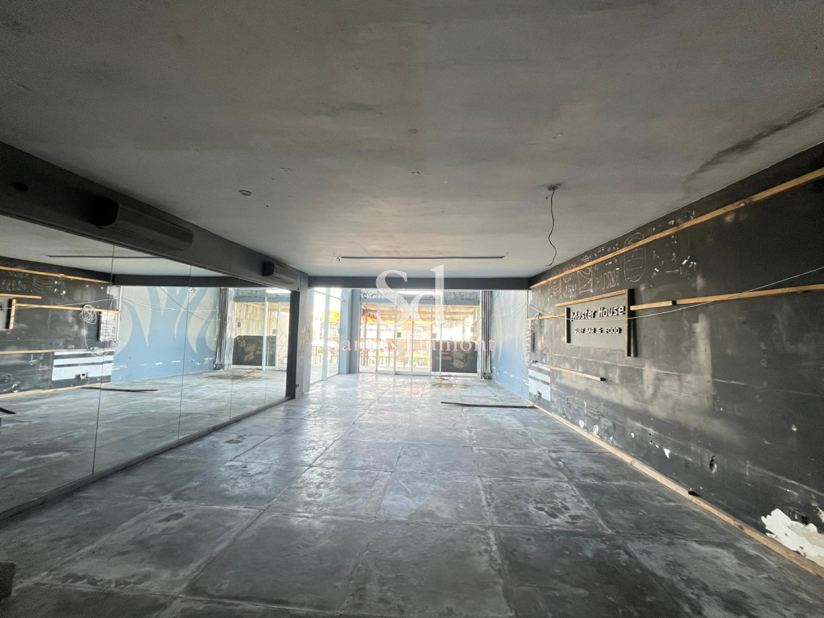 Local Comercial ID.13159 - Espectacular galería sobre ruta 10 - La Barra