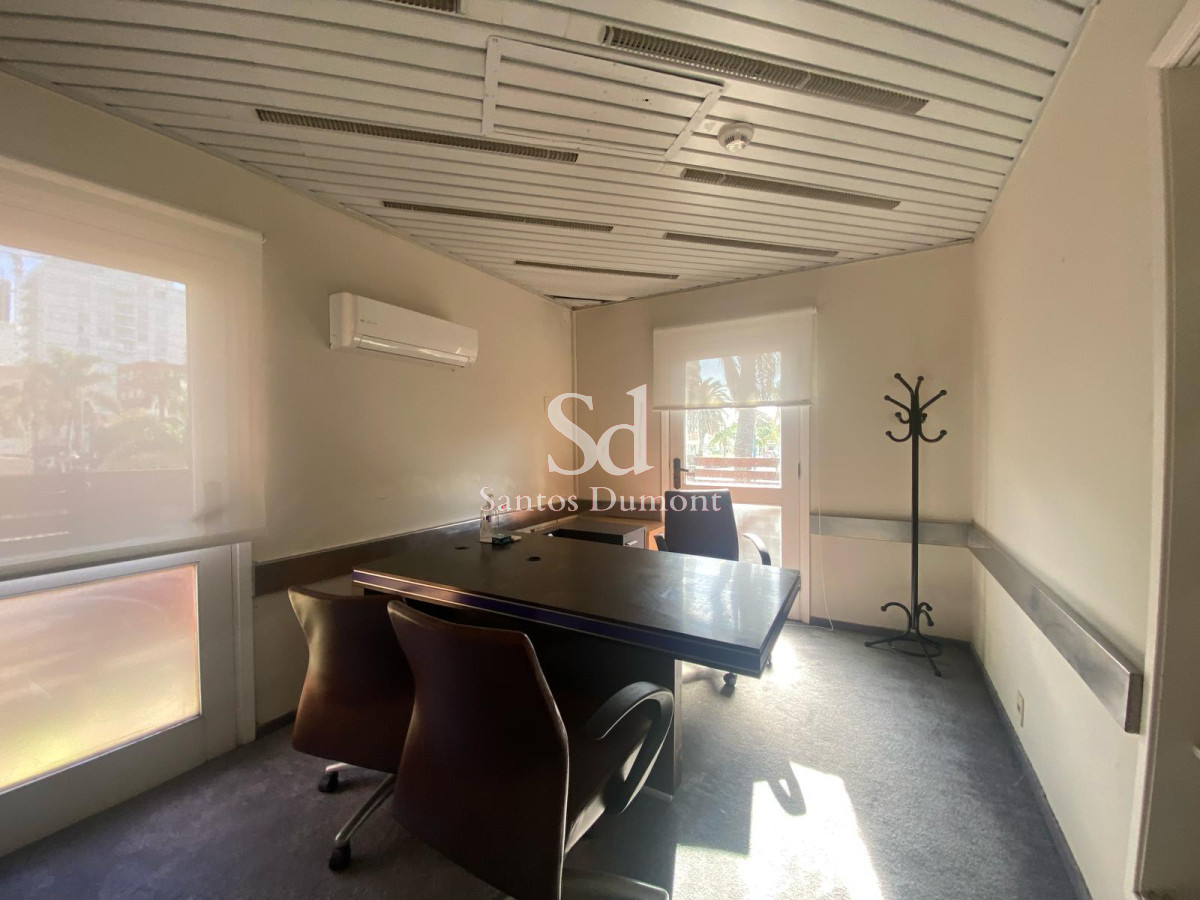 Local Comercial ID.23771 - Local en Punta del Este, Península