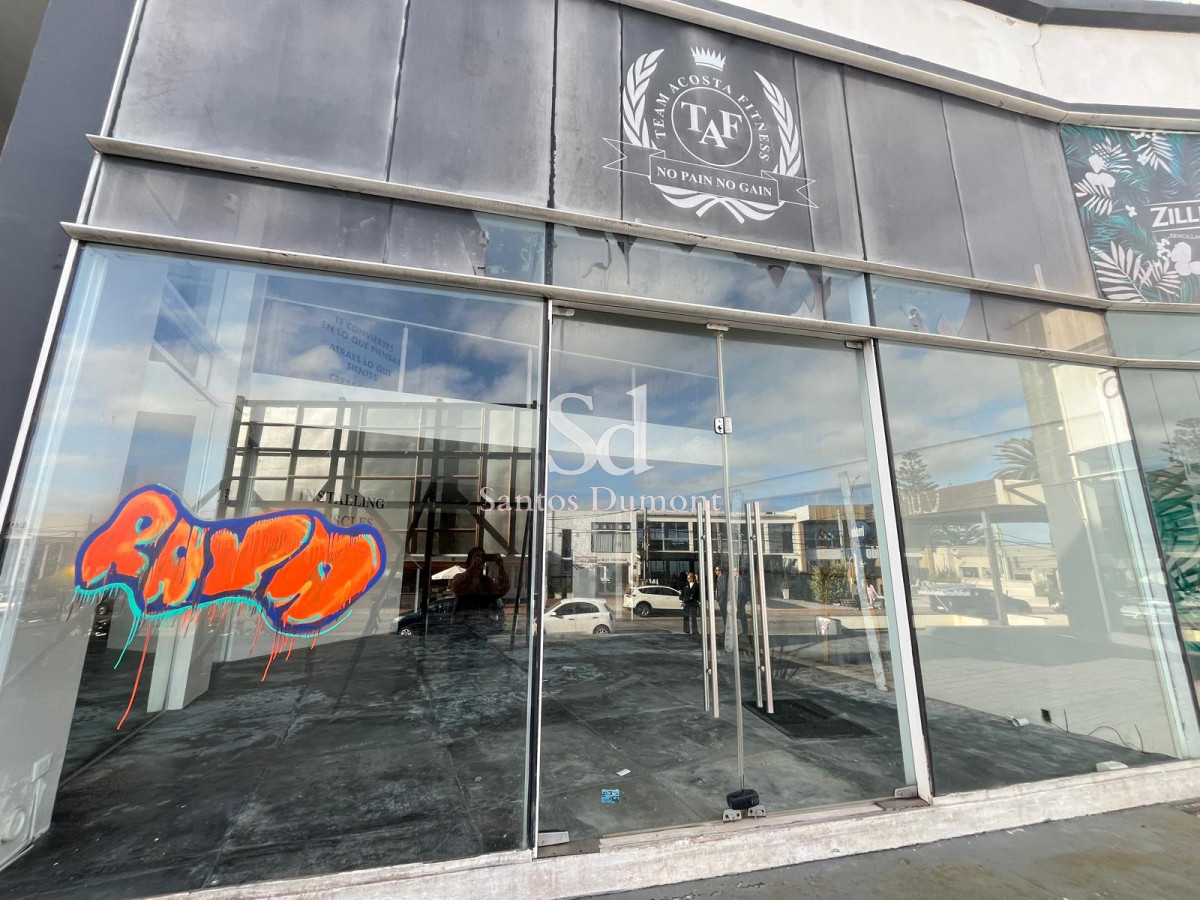 Local Comercial ID.13159 - Espectacular galería sobre ruta 10 - La Barra