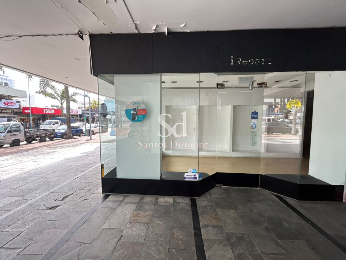 Local Comercial ID.10966 - EN ALQUILER - Local comercial sobre Av. Gorlero, Punta del Este