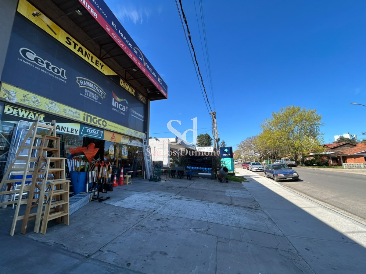 Local Comercial ID.25867 - LOCAL EN VENTA - Con Renta, sobre Av. Chiossi, Maldonado, Punta del Este
