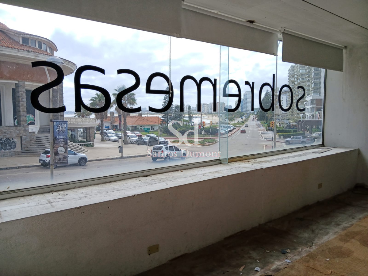 Local Comercial ID.10832 - Local en Punta del Este, Península
