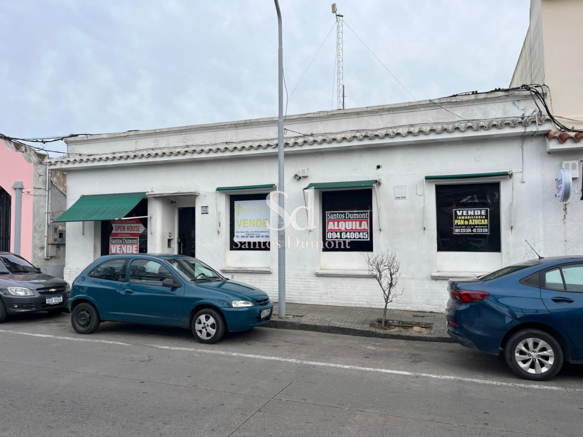 Venta y Alquiler de propiedad comercial en el centro de Maldonado

Excelente oportunidad de inversión en una ubicación estratégica, sobre calle Dodera casi Ituzaingó, en pleno centro de Maldonado, detrás del supermercado El Dorado y rodeada de una amplia oferta de servicios, comercios e instituciones.

La propiedad cuenta con 374 m² de terreno y 180 m² construidos según Catastro, ofreciendo un amplio potencial para diversos destinos comerciales o de desarrollo. Frente de 13 m² sobre calle Dodera.

Anteriormente funcionó como clínica, disponiendo de una estructura que permite múltiples posibilidades de adaptación según las necesidades del proyecto.

Ideal para:
- Estacionamiento privado o comercial.
- Oficinas y centros de servicios.
- Consultorios médicos o profesionales.
- Local comercial.
- Depósito o centro logístico urbano.

Su privilegiada ubicación, en una zona de alta circulación vehicular y peatonal, la convierte en una excelente alternativa tanto para uso propio como para inversión.

Consulte por más información y coordine una visita.