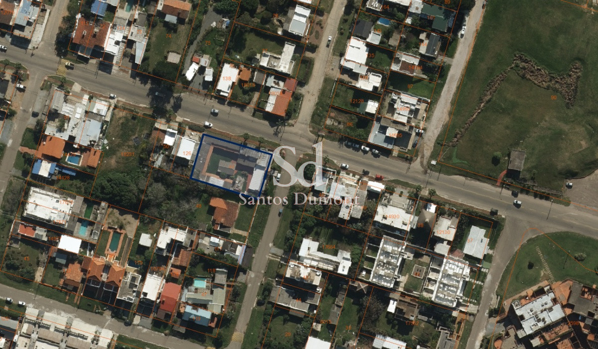 Excelente esquina en Manantiales sobre ruta 10
Ideal para locales comerciales y apartamentos arriba. Con 38m2 de frente y 25m2 de fondo.
950m2 de terreno y 215m2 construidos.

consulte con nuestros asesores.