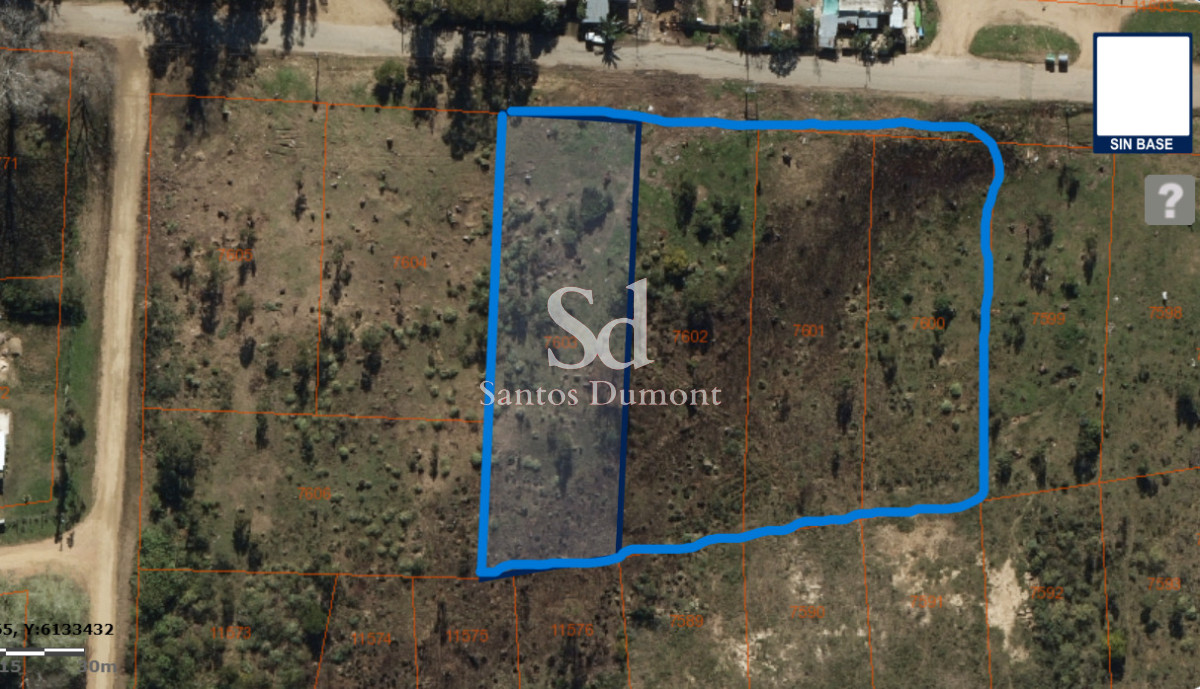  Oportunidad Única en el Corazón del Golf de Punta del Este

Descubra la esencia del estilo de vida uruguayo en este exclusivo terreno de 7642 m², ubicado en una de las zonas más privilegiadas de Punta del Este. Este espacio ofrece un lienzo en blanco para construir la casa de sus sueños, rodeado de naturaleza y tranquilidad, a pocos minutos de las playas más hermosas y de los mejores servicios de la ciudad.

Imagine despertar cada mañana en un entorno sereno, donde el verde de los campos de golf se mezcla con la brisa del mar. Este terreno, con su generosa extensión, le brinda la posibilidad de diseñar un hogar que refleje su estilo y personalidad, sin renunciar a la comodidad y la exclusividad que caracteriza a esta emblemática localidad.

No deje pasar esta oportunidad de inversión en una de las áreas más cotizadas de la región. Contáctenos y consulte con nuestros asesores para más información sobre esta propiedad única. Su futuro comienza aquí.