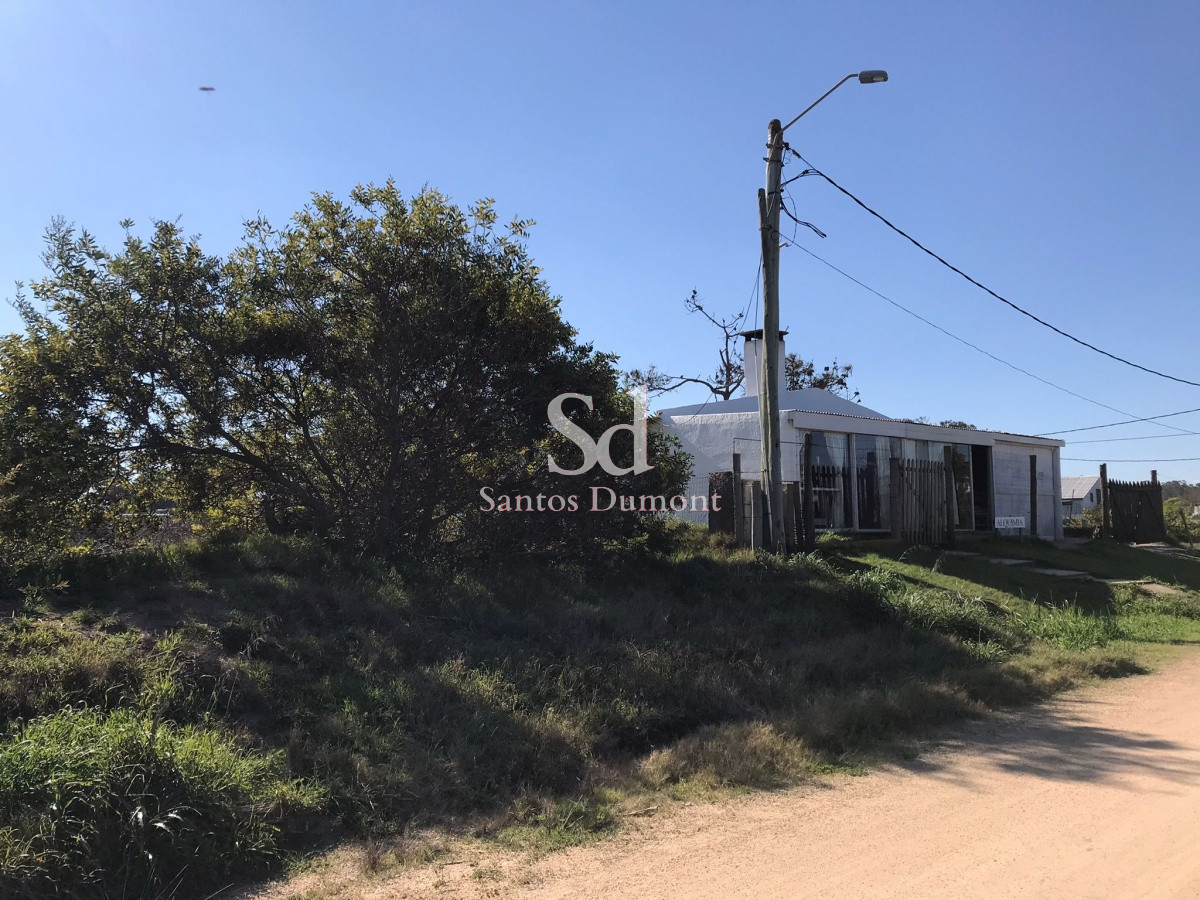 Terreno de 600 mts2, en Balneario Buenos Aires
Padrón 4005 

A metros del Mar !! 

Consulte con nuestros asesores.
