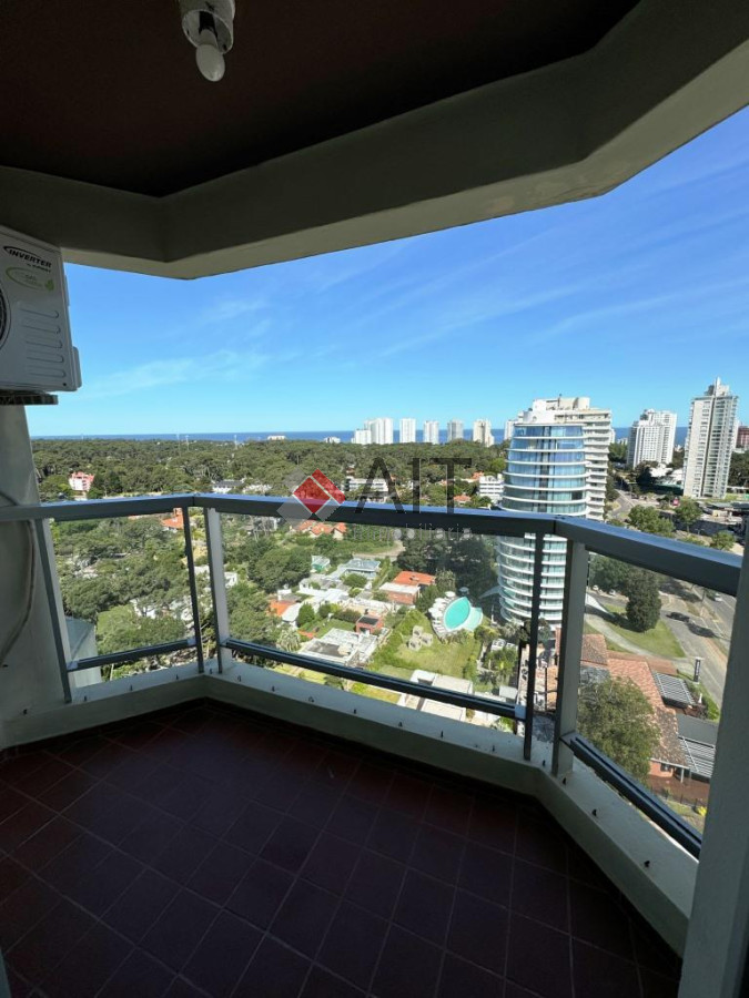 Apartamento piso alto 2 dormitorios excelente ubicacion! Piscina y mucamas! - AIT17187A