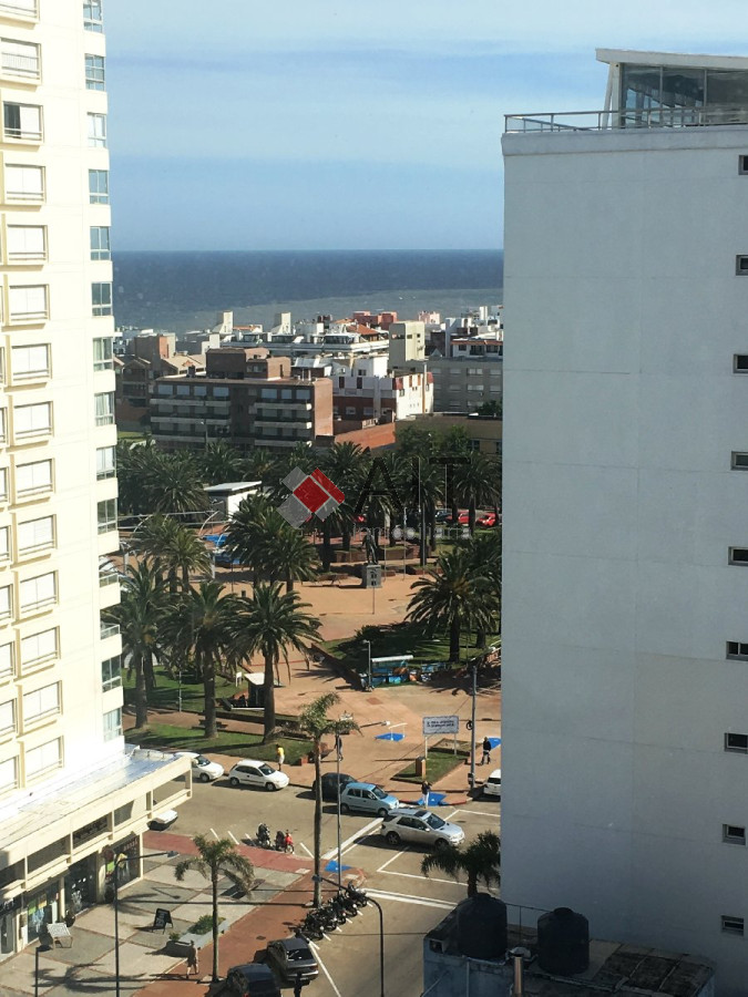 Apartamento ID.6282 - Excelente 2 dormitorios a nuevo en pleno centro. Consulte!