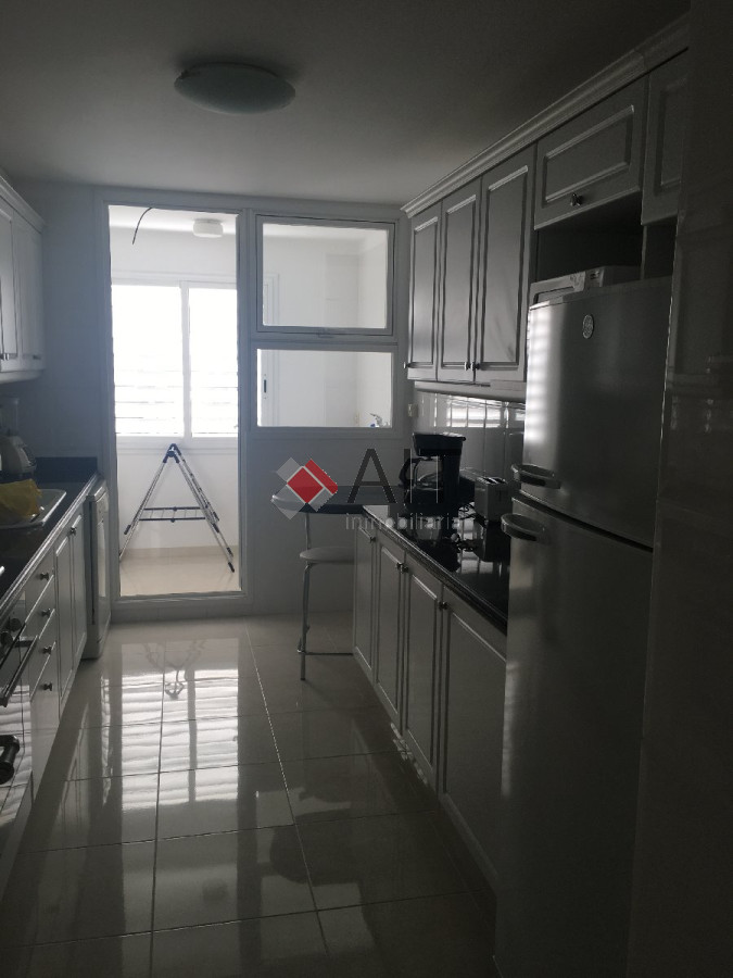 Apartamento ID.5968 - Categoria sobre playa mansa. 3 dormitorios y dependencia. La mejor vista.