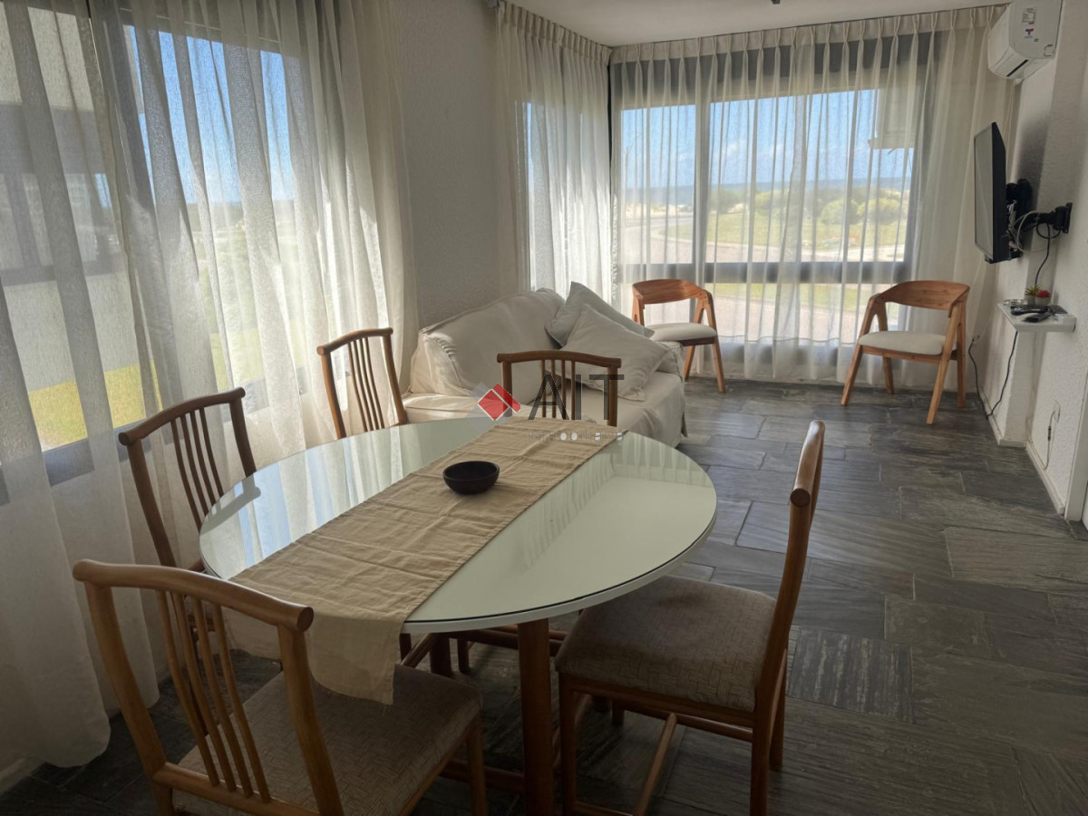 Apartamento ID.17287 - Frente al Mar 2 dormitorios y 2 baños, muy lindo!