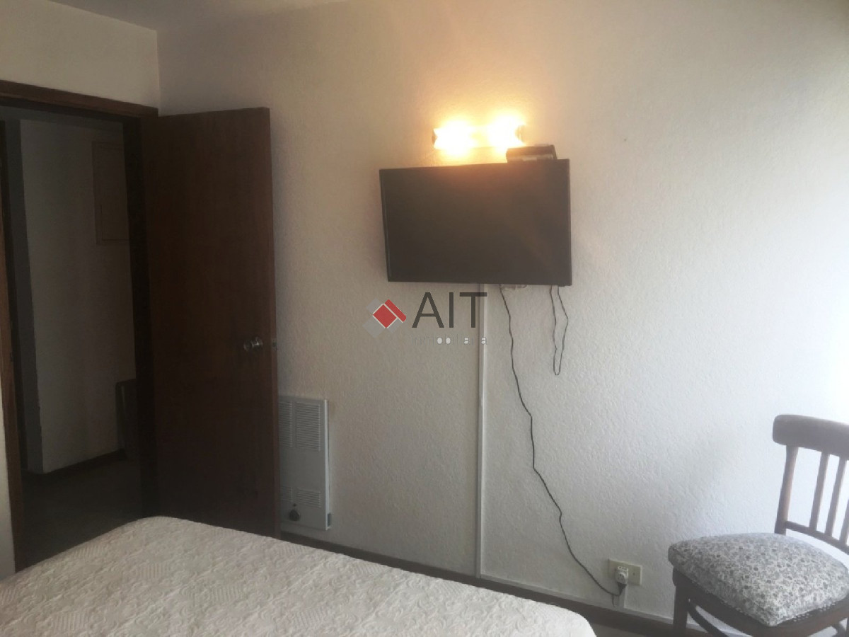 Apartamento ID.678 - Edificio frente a playa mansa. Unidad 2 dormitorios con vistas parciales, bien equipada. Consulte!