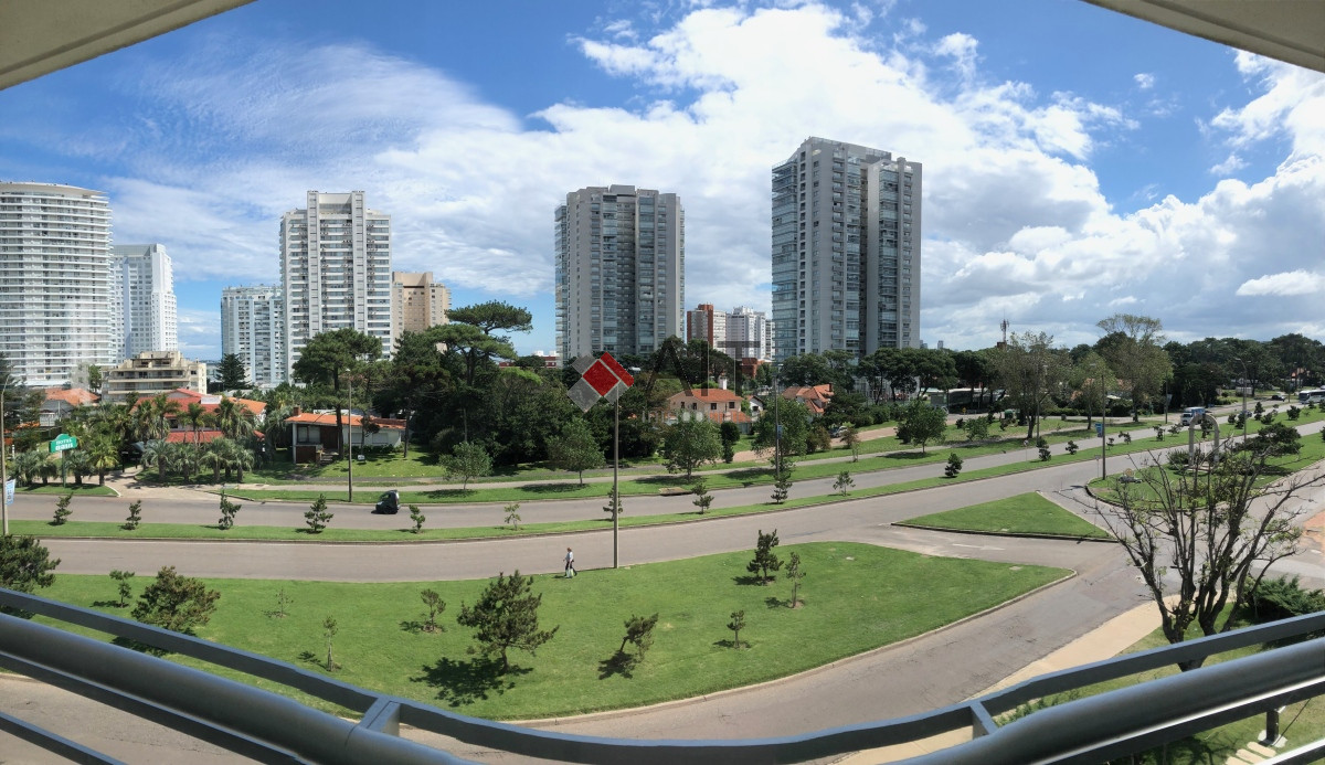 Apartamento ID.17082 - HERMOSO APARTAMENTO A PASOS DE PLAYA MANSA !!