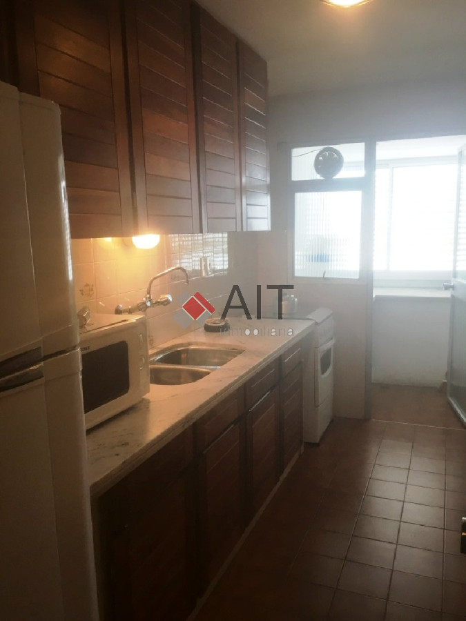 Apartamento ID.678 - Edificio frente a playa mansa. Unidad 2 dormitorios con vistas parciales, bien equipada. Consulte!