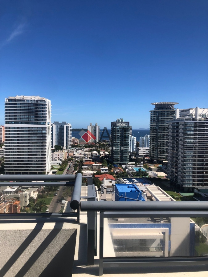 Apartamento ID.17176 - BRAVA, PISO ALTO A PASOS DEL MAR!!