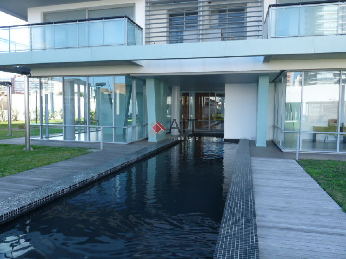Apartamento ID.3210 - Unidad cerca del mar. Terraza con parrillero propio.
