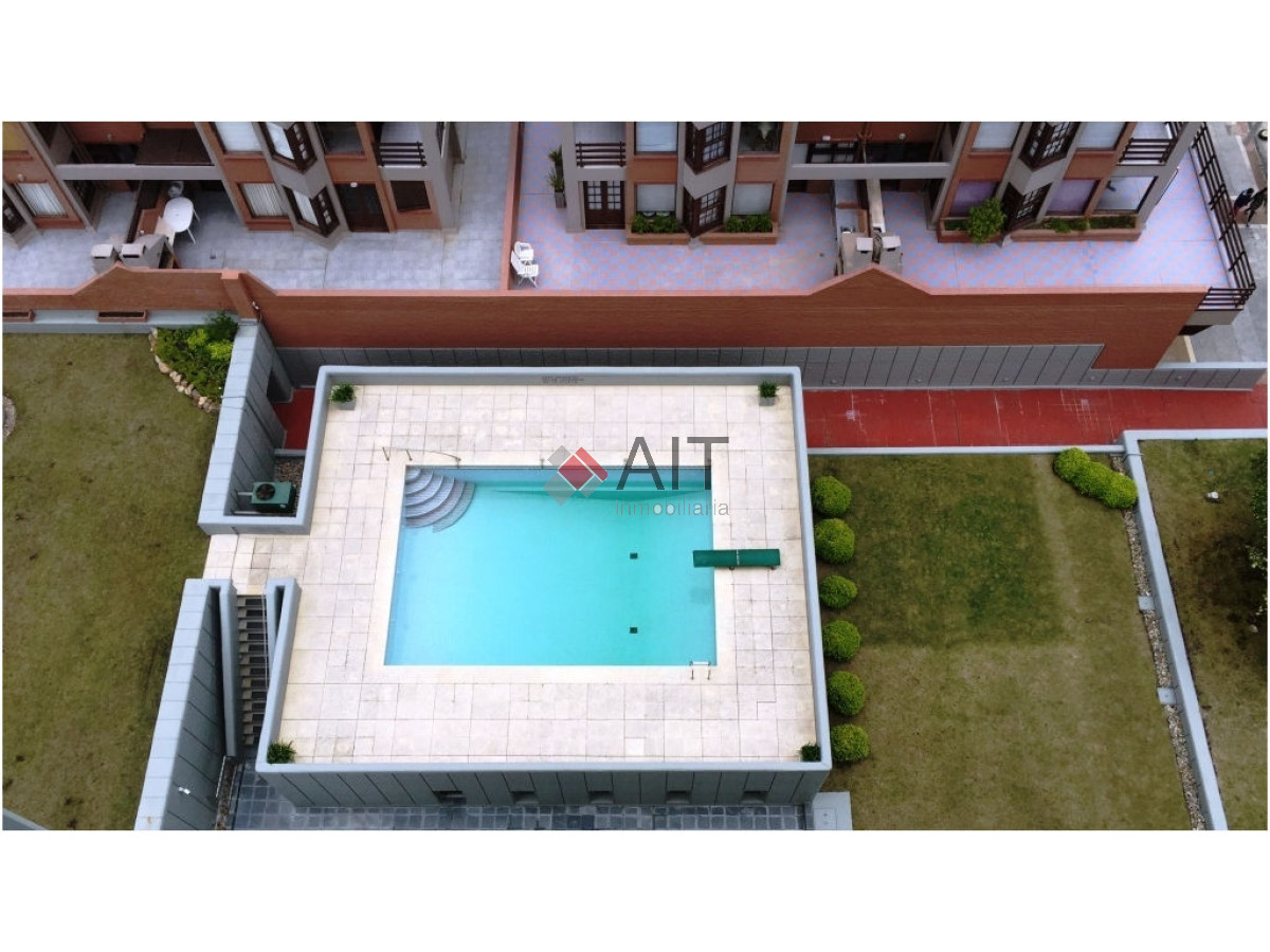 Apartamento ID.48 - Piso alto. Vistas impecables. Torre con muy buenos servicios. Piscina templada.