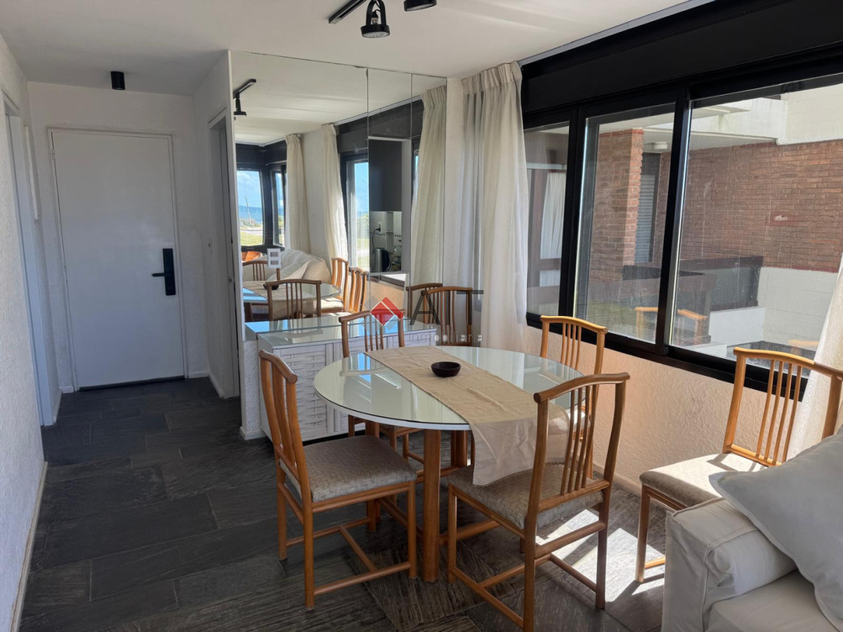 Apartamento ID.17287 - Frente al Mar 2 dormitorios y 2 baños, muy lindo!