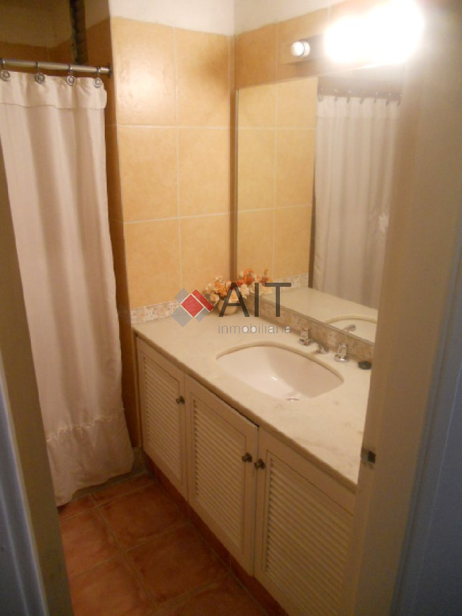 Apartamento ID.2457 - 3 dormitorios en pleno centro de la Peninsula. Torre con servicios.