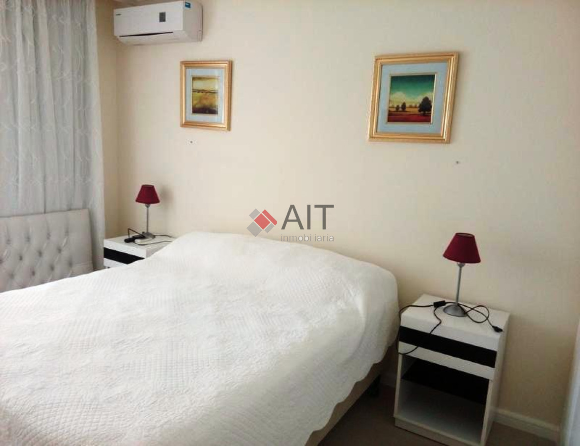 Apartamento ID.3719 - Impecable departamento de 4 dormitorios. Edificio de primer nivel frente a la playa. Consulte.