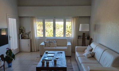 Apartamento 3 dormitorios frente a la plaza artesanos. Muy lindo. Excelente ubicacion!