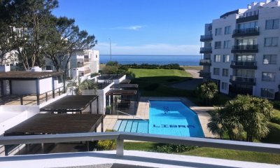 Apartamento Duplex frente al mar en playa Mansa!!