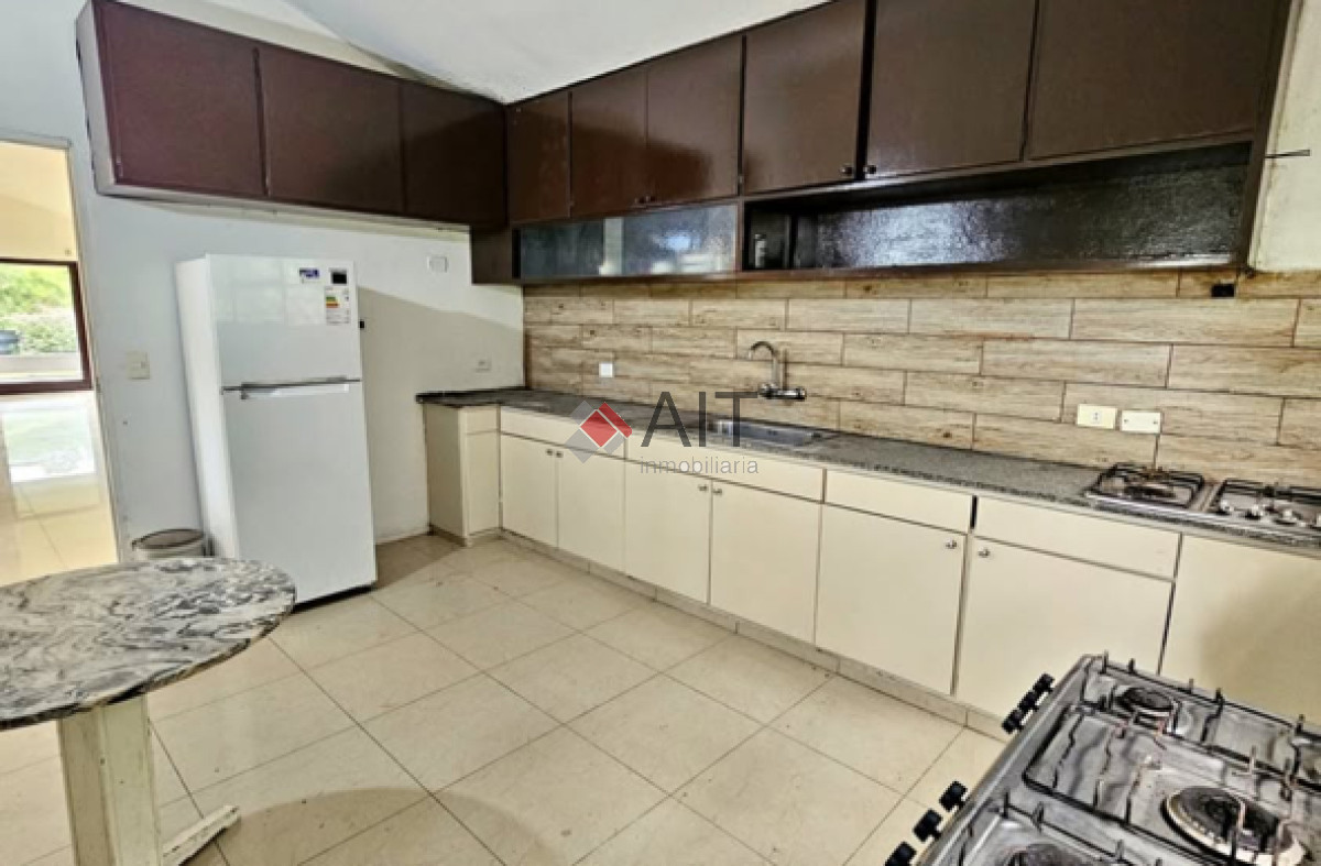 Casa ID.17250 - OPORTUNIDAD EN BARRIO GOLF !!