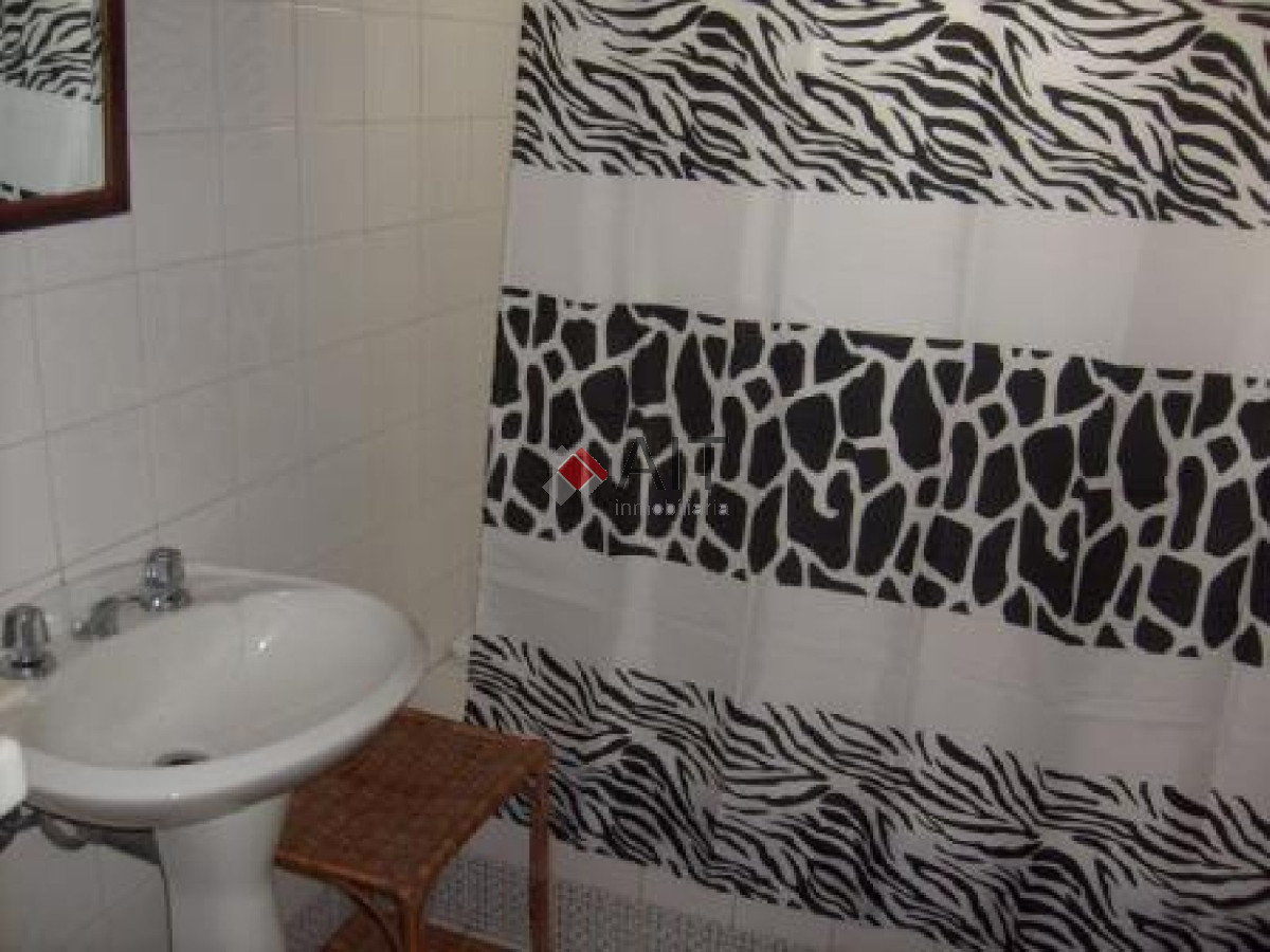 Casa ID.6138 - En plena barra a 3 cuadras de toda la movida!