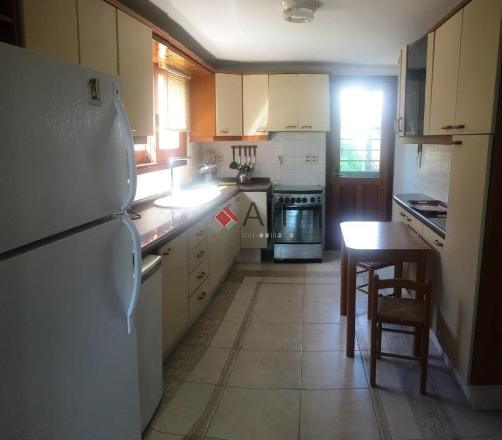 Casa ID.5510 - Linda casa a pasos cerca de la playa. Consulte!