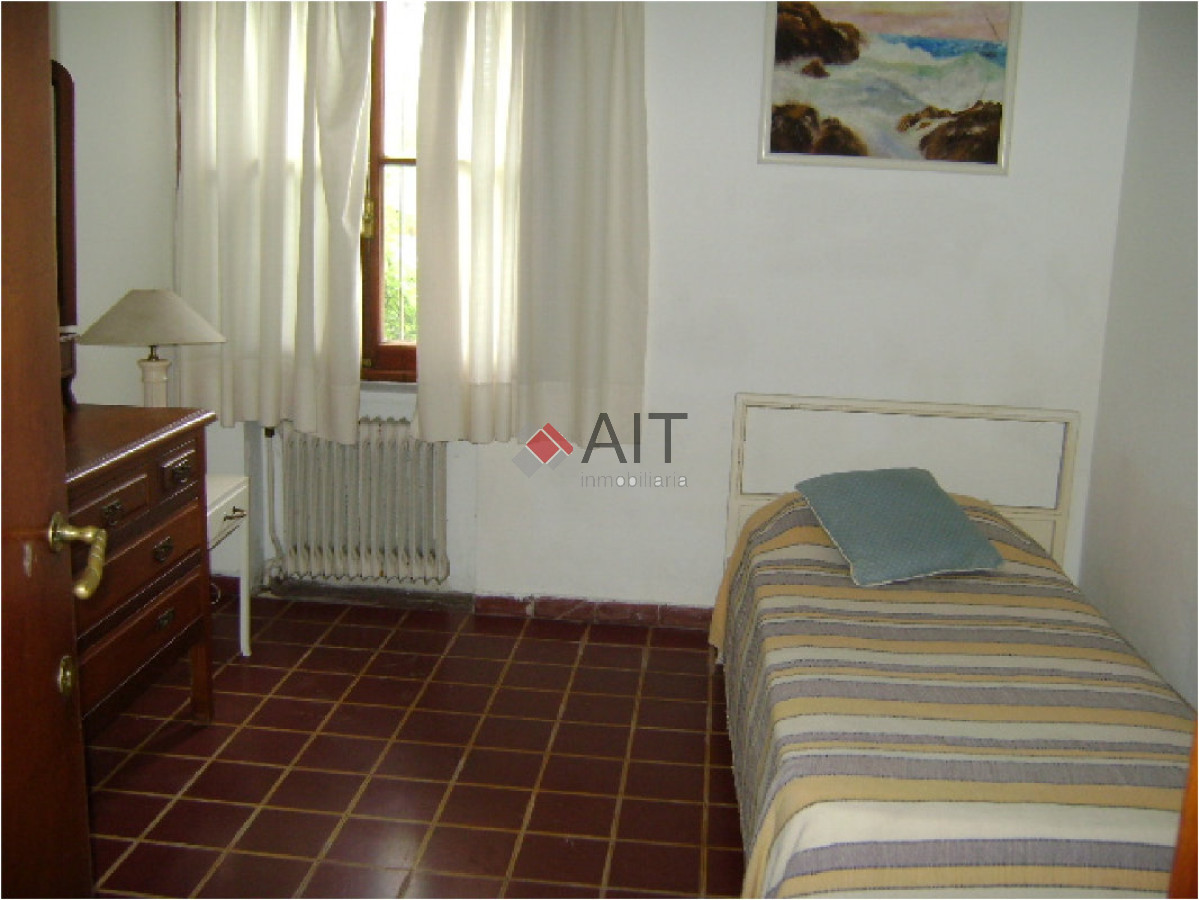 Casa ID.5123 - Gran residencia 6 dormitorios frente al mar en playa Mansa. Consulte!