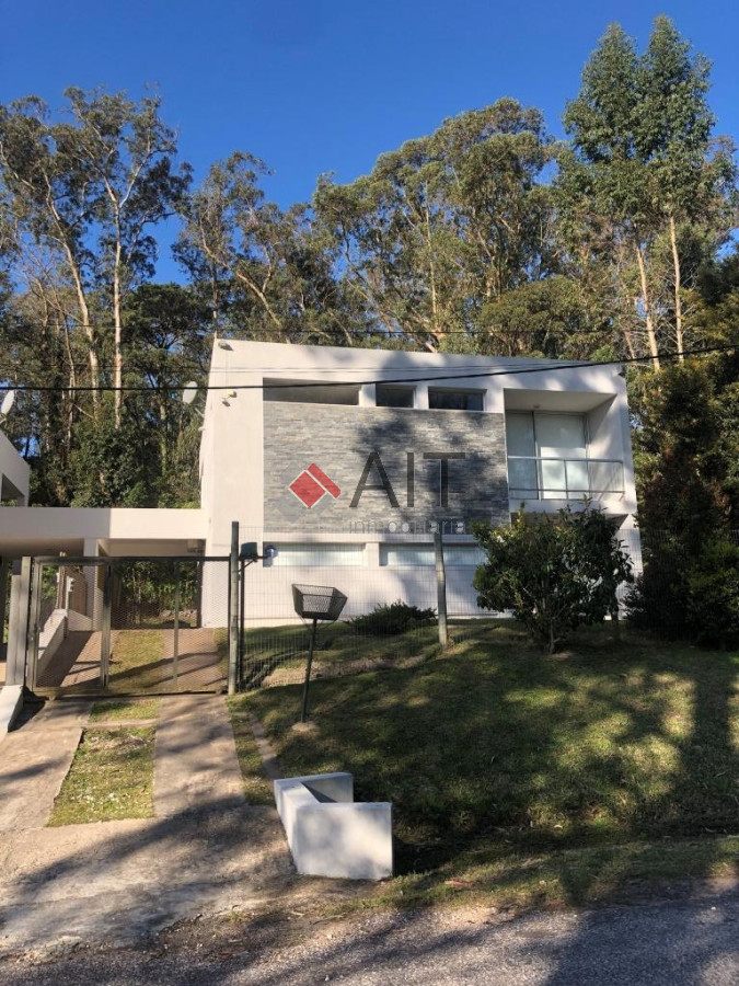 casa linda y moderna 2 dormitorios y 3 baños en rincon del indio - ait17049c